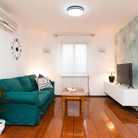 Bepa Apartment Supetar Exterior photo