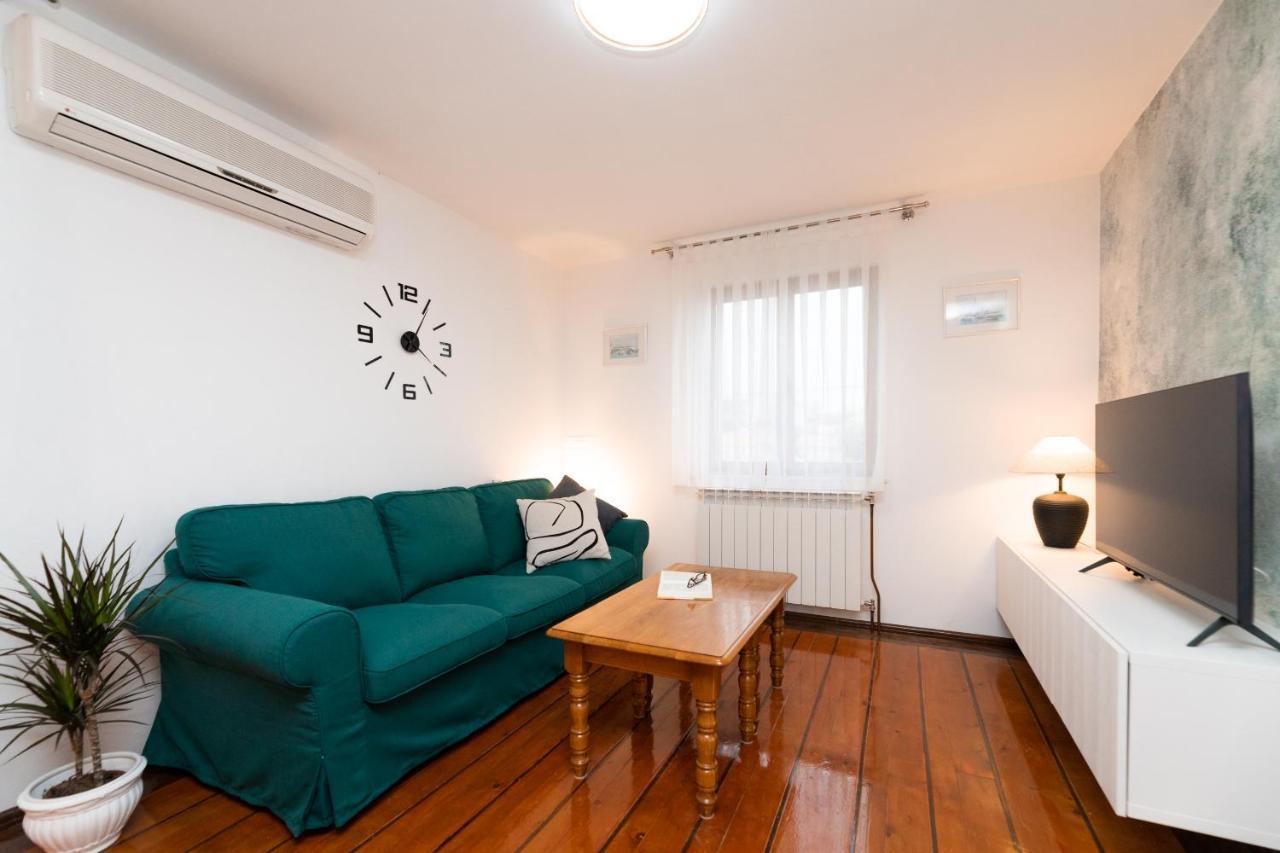 Bepa Apartment Supetar Exterior photo