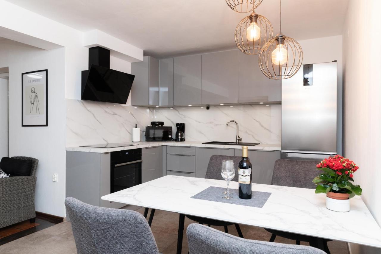 Bepa Apartment Supetar Exterior photo