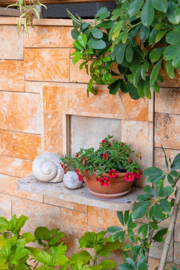 Bepa Apartment Supetar Exterior photo